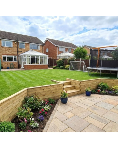 Konec zahradní opěrné zdi se schody / 8.55m x 1.5m x 0.75m