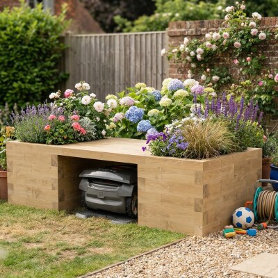 Domek pro robotickou sekačku s truhlíky / 2.025 x 0.9 x 0.55m