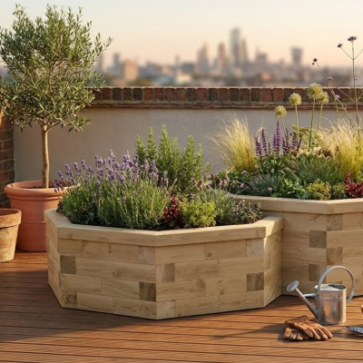 Osmistranný dvouúrovňový vyvýšený záhon / 2,548 x 1,524 x 0,55m