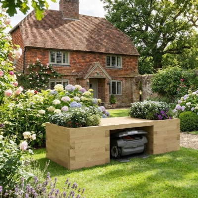 Domek pro robotickou sekačku s truhlíky / 2.025 x 0.9 x 0.55m