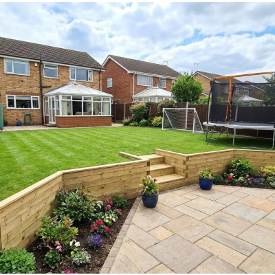 Konec zahradní opěrné zdi se schody / 8.55m x 1.5m x 0.75m