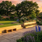 Velká opěrná zeď s lavičkou a květináči / Na míru