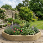 Nízké ohraničení stromu / 2,42 x 2,25 x 0,25m