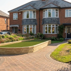 Stupňovité terasovité řešení s oblým rohem / Na míru