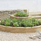Kaskádovitý čtvrtkruhový vyvýšený záhon / 1,8 x 1,8 x 0,45m