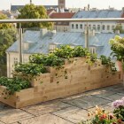 Stupňovitý záhon na jahody / 3 x 0.75 x 0.65m