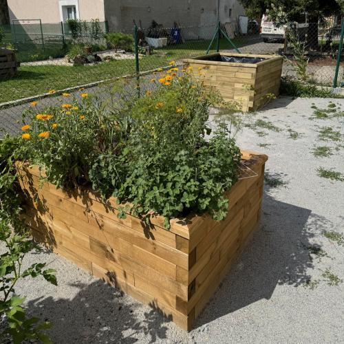 Pečovatelský dům Protivín – užitková zahrádka s posezeními