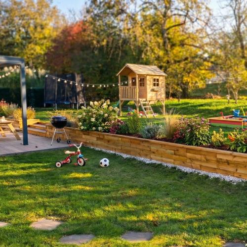 Opěrná zídka se schody