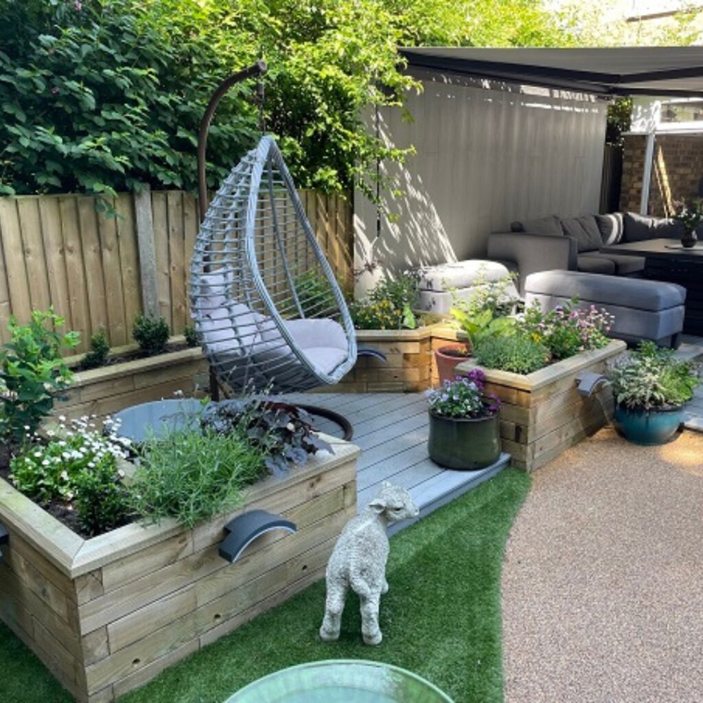 Proměna zahrady díky vyvýšeným záhonům WoodBlocX